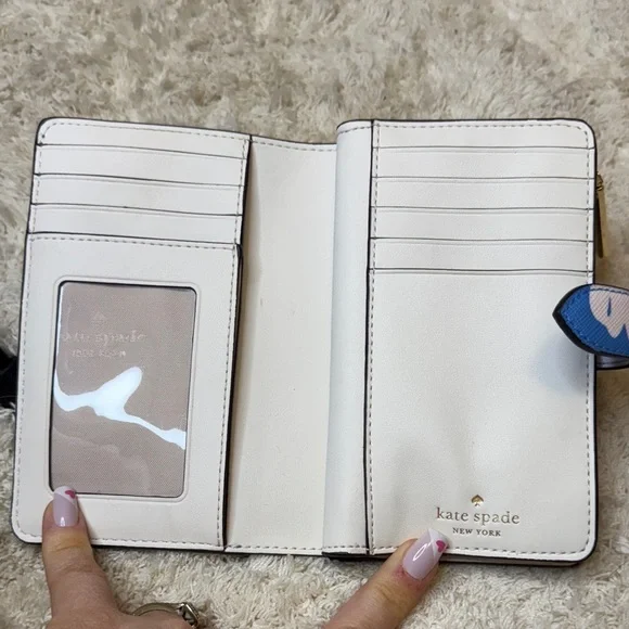 NWT Kate Spade Charming Daisy Medium Compact Blue and White Wallet - Picture 8 of 9